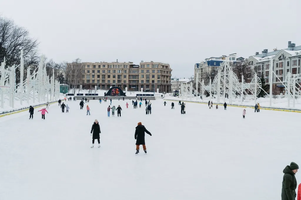 Где в Казани покататься на коньках и лыжах зимой 2024 года