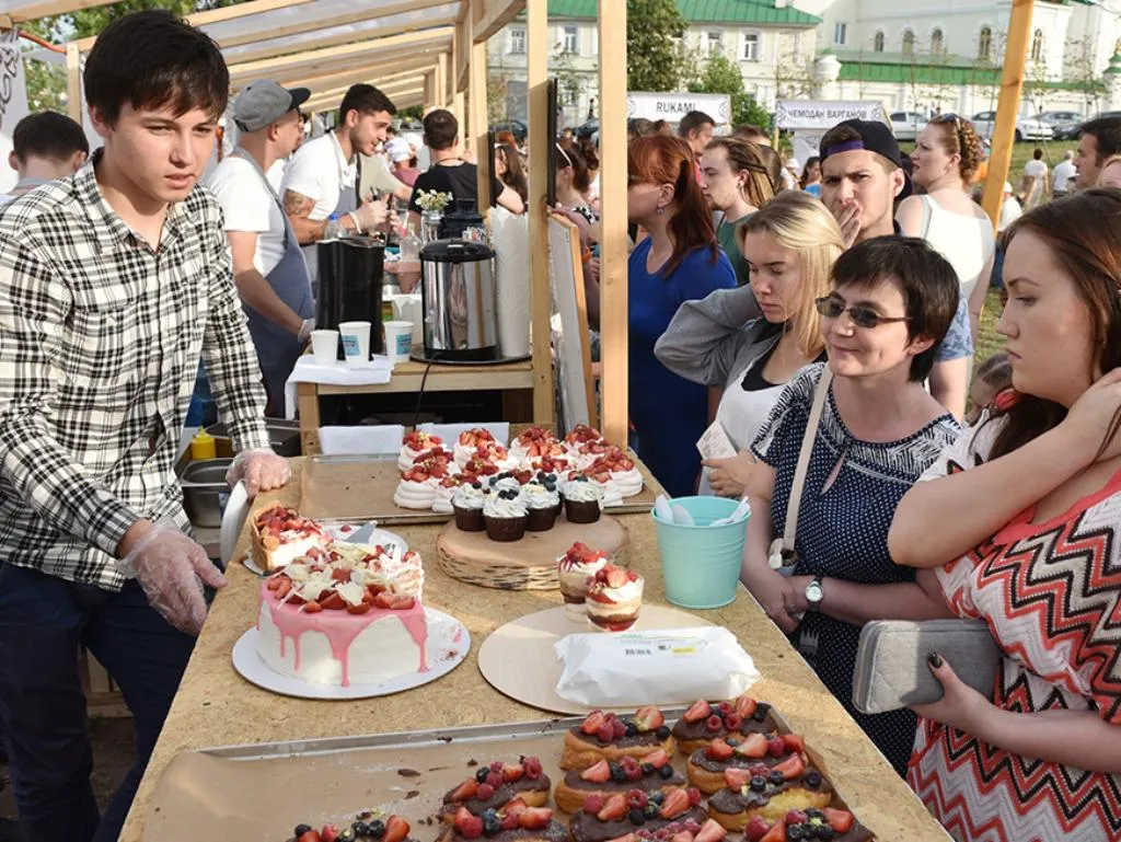 Афиша мероприятий: гастрофест «Вкусная Казань», Яблочный Спас и актеры Камаловского в Нацмузее