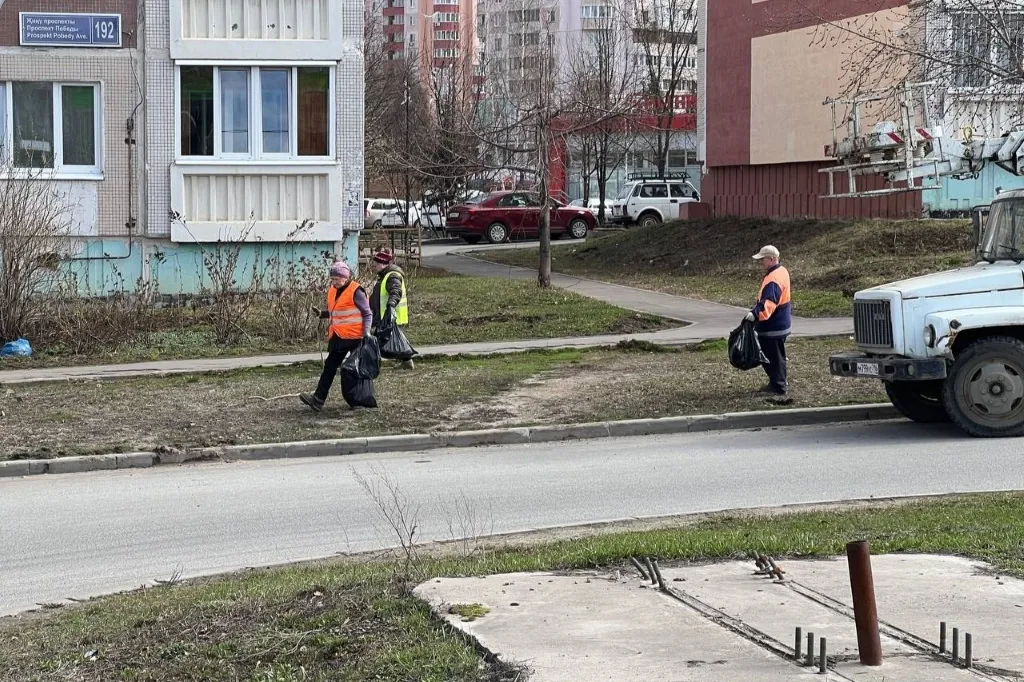 Более 800 дворников не хватает в Казани