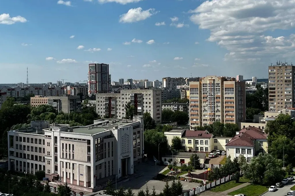«10 трлн – оборот сделок с недвижимостью, значительная часть проходит всерую»: кому и как поможет закон о риелторах