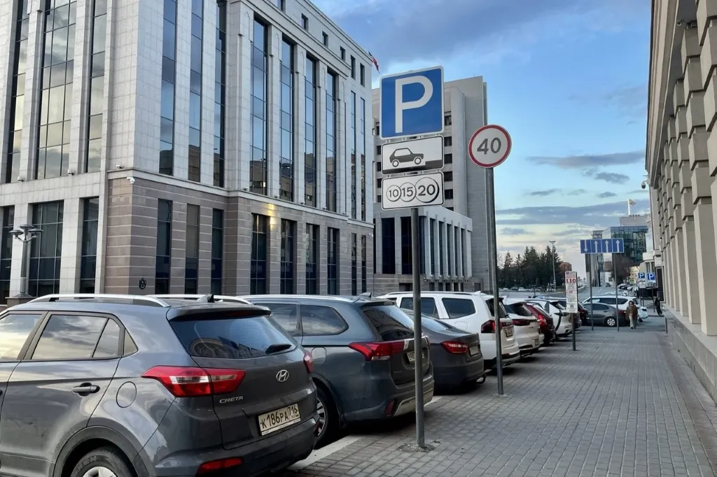 Штраф для юрлиц за неоплату муниципальных парковок Казани вырос вдвое