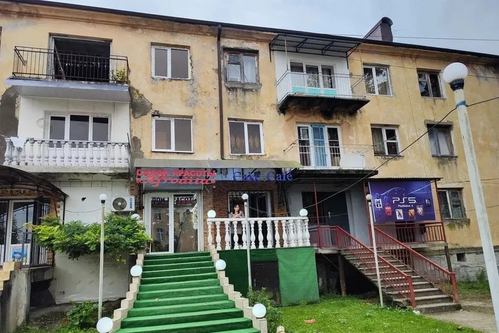Поездка в Абхазию: в город, где живут грузины, и нет настоящего моря и туристов
