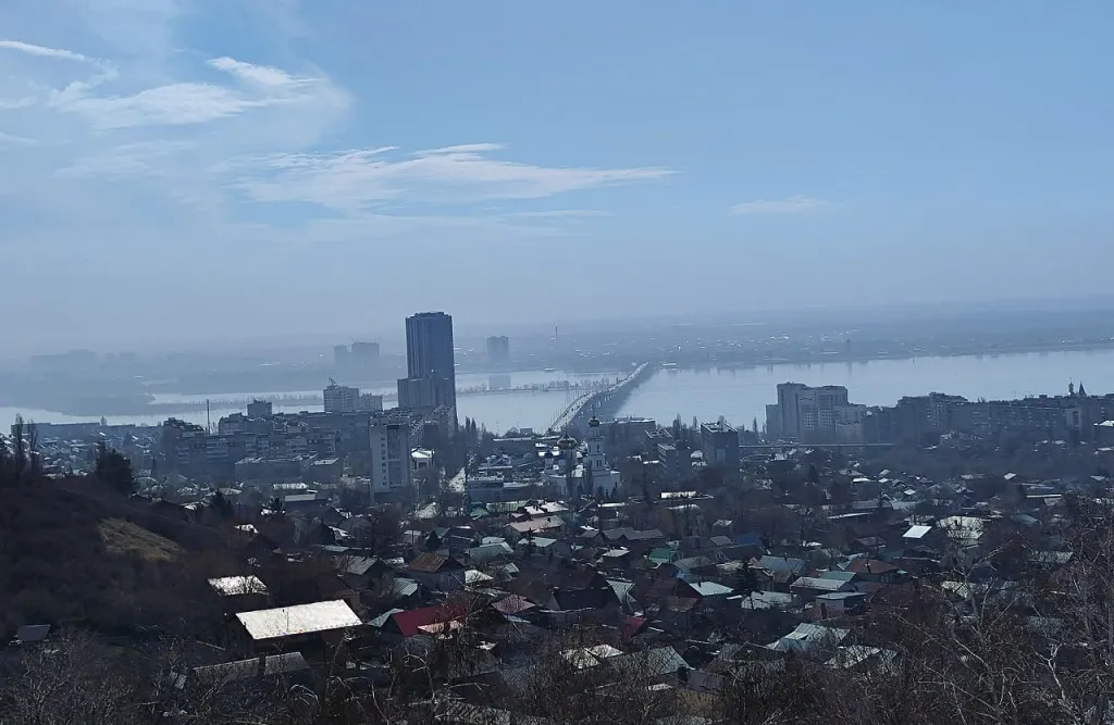 Из Казани в Саратов: полюбоваться купечеством, посидеть с гармонистом и увидеть "Безопасный кекс"