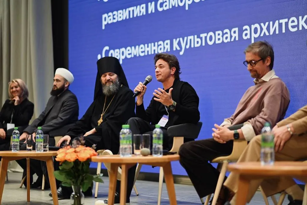 На осенних «Диалогах» Ляшенко пообещал муфтию Татарстана полумесяц на соборной мечети