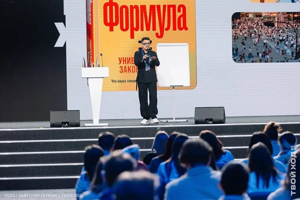Айнур Зиннатуллин: «Кабинет — место, о котором я давно мечтал в своей квартире»