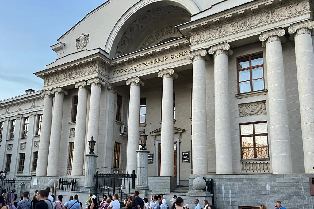 Клиентам ликвидируемого челнинского «Автоградбанка» придется выплачивать ипотеку