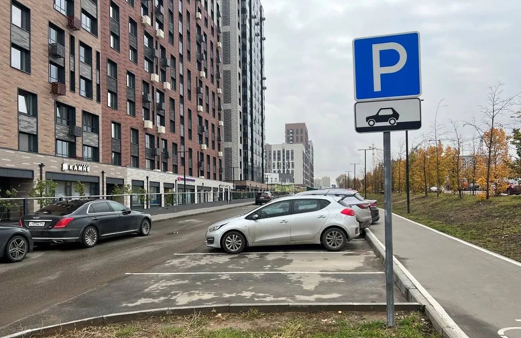 Глава Минстроя РТ о парковках: «Около каждого ЖК не построишь футбольное поле для машин»