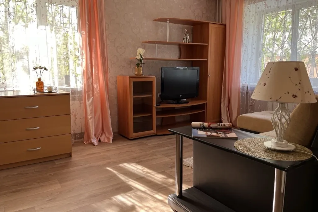 Крошечные кухни и низкие потолки или уютный клубный дом?