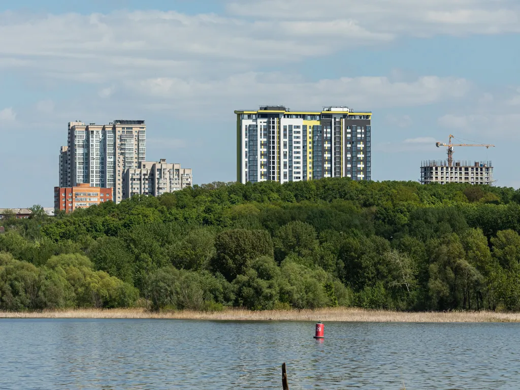 Недалеко от ЖК ART City расположена Русско-Немецкая Швейцария  - дикий уголок природы на берегу Казанки. Фото: Урбан Медиа