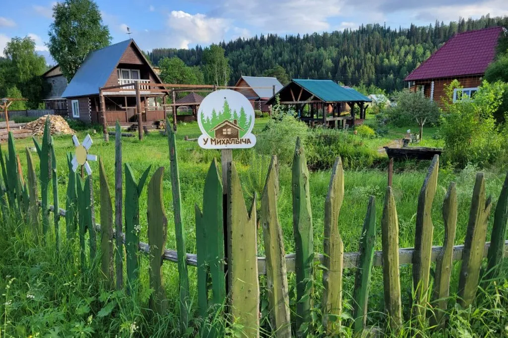 Можно выбрать одну из баз отдыха, где вам предложат рыбалку, прогулки по лесу, сбор ягод или грибов. Фото предоставлено героями статьи