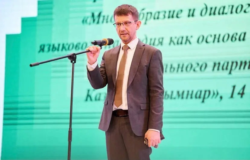 Директор школы — Шамсутдинов Айдар Ильдарович. Фото: vk.com/adymnar_165 
