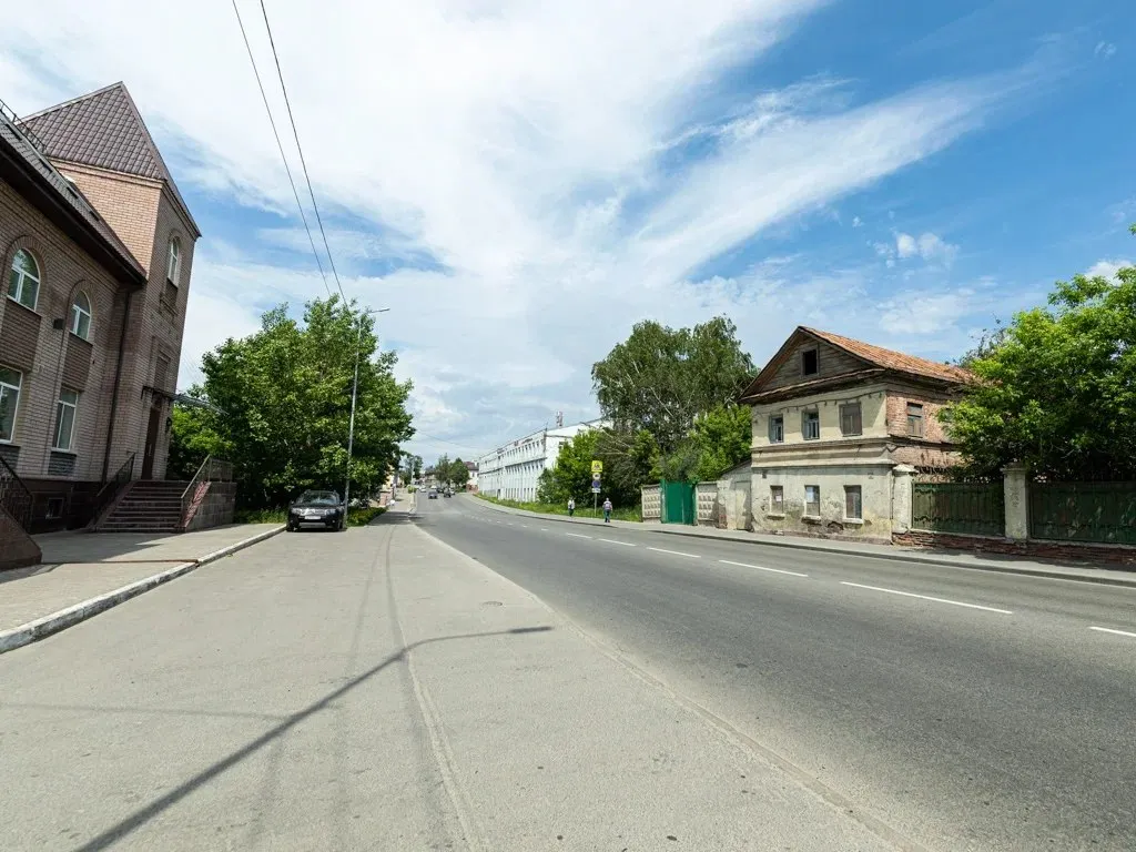 Больше всего домов, отчаянно нуждающихся в реставрации, находятся на ул. Гладилова. Фото: Урбан Медиа