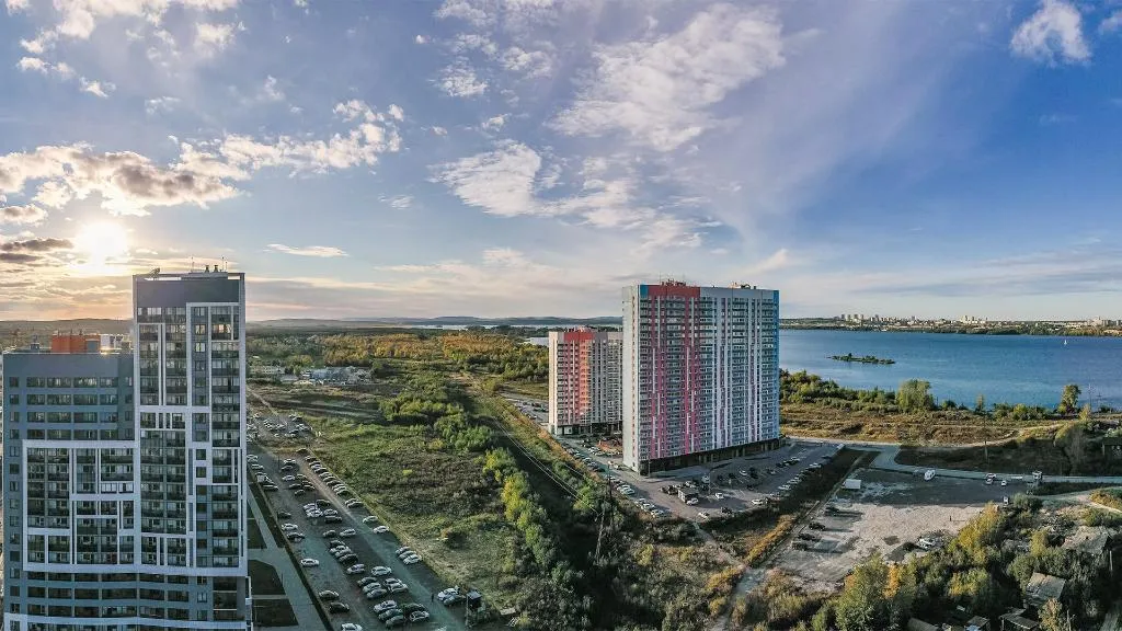 Унистрой работает в 11 городах России. На фото: ЖК «Риверсайд» в Екатеринбурге. 