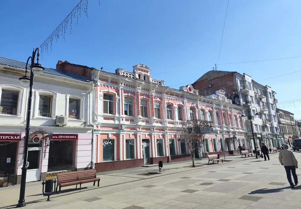 В 2022 году в Саратове появился проспект Столыпина, однако местные жители до сих пор называют его проспект Кирова. Фото предоставлено героем статьи