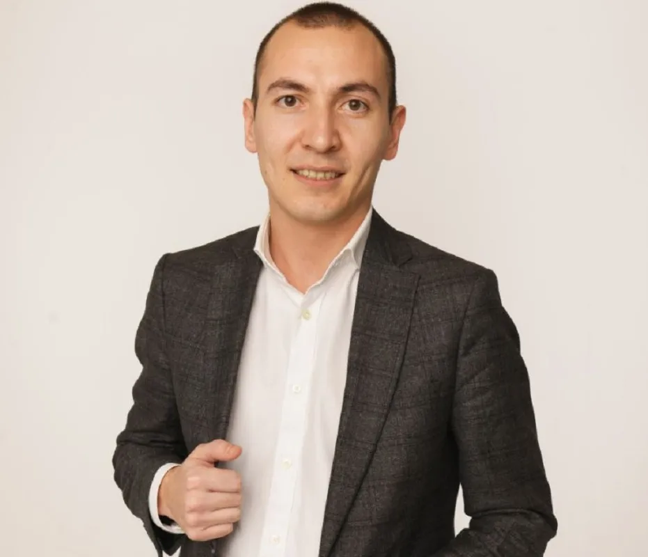 Азат Искандаров работает в сфере недвижимости больше 7 лет, и за это время понял, как должен вести себя профессиональный и ответственный риелтор. Фото предоставлено героем статьи