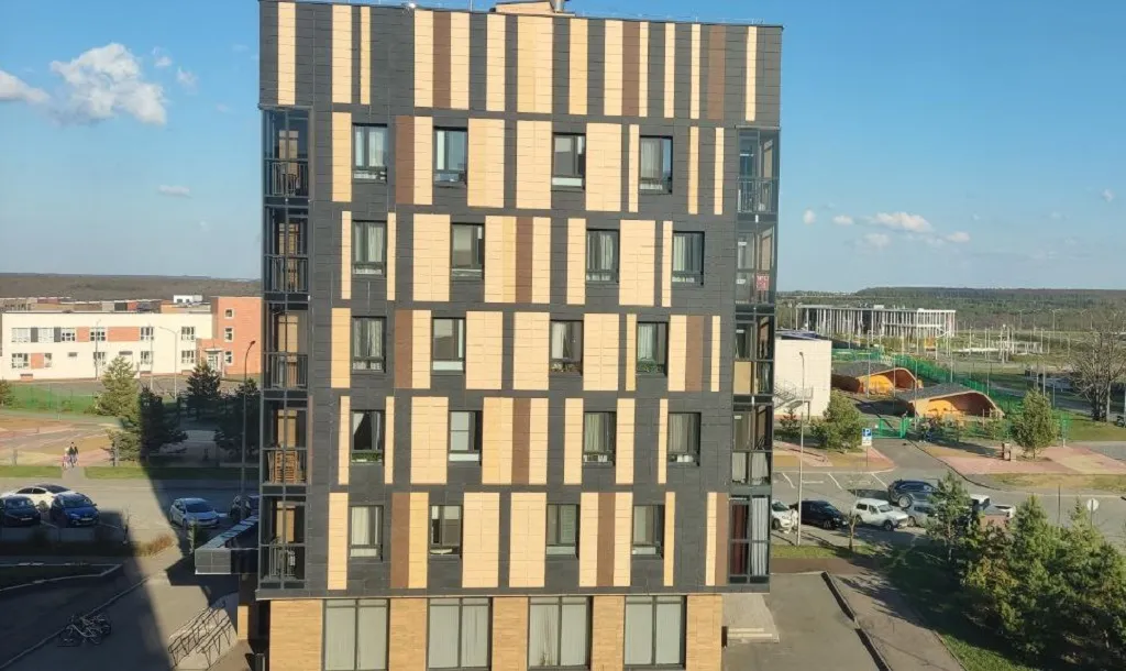Цены на квартиры даже выше, чем в Казани, от 160 до 180 тыс. рублей за кв.м. и это предчистовая отделка.