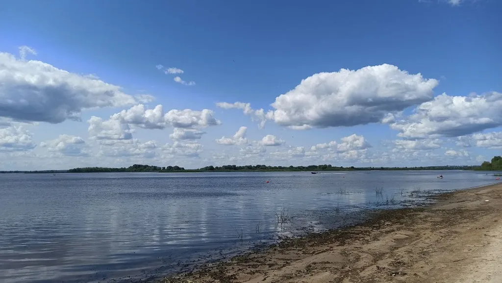 В минутах ходьбы от дома Бэллы есть оборудованный пляж на берегу Волги.