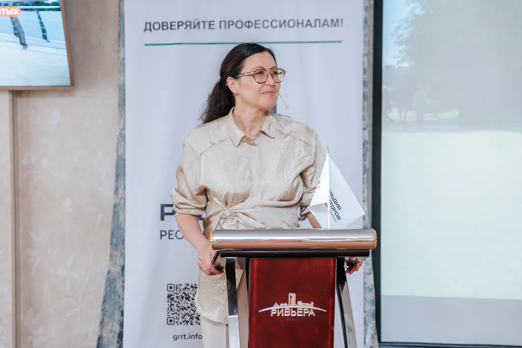 Модератор, управляющий партнер коммуникационного агентства «Авторские бренд-стратегии» Татьяна Терентьева отметила активность участников форума. Фото: Гильдия риэлторов РТ