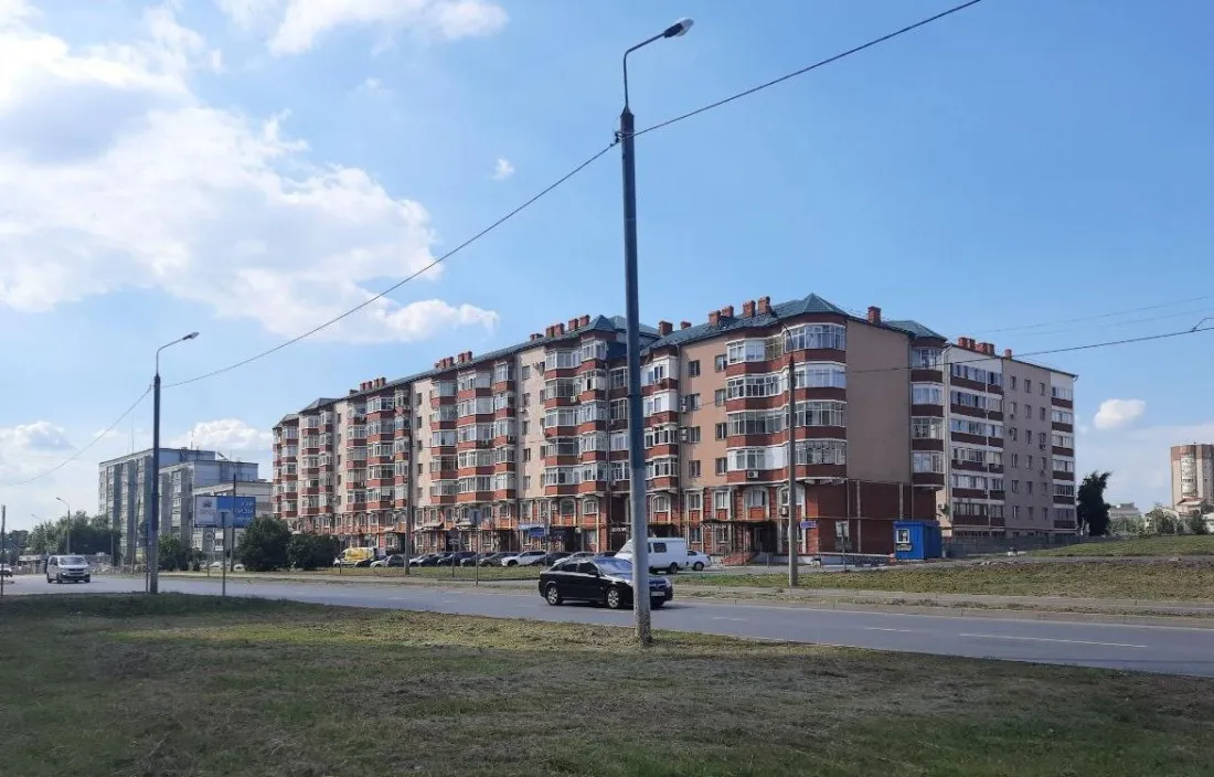 Большая часть инфраструктуры находится через дорогу от ЖК. Фото: Урбан Медиа