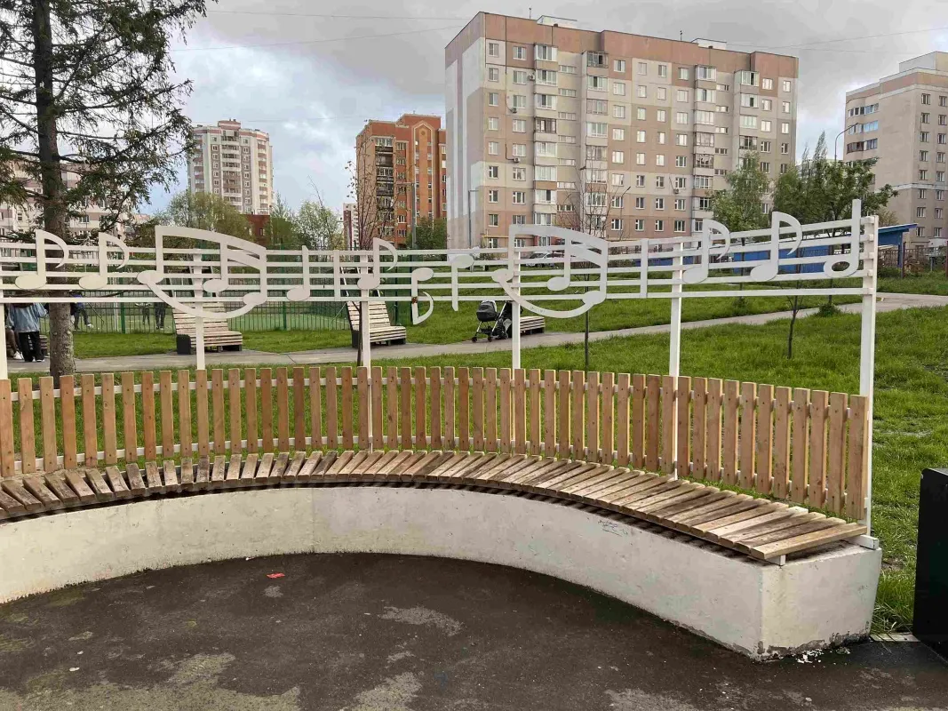 Благоустроенный сквер в Азино. Фото: Урбан Медиа