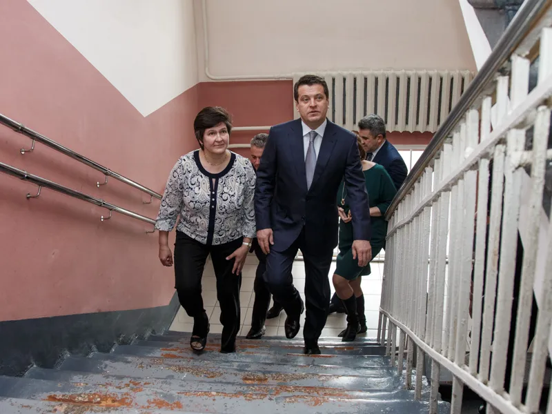 Уже много лет школой руководит Альфия Хабибуллина. Эксперты считают ее не только хорошим директором, но и отличным педагогом. Фото: kzn.ru