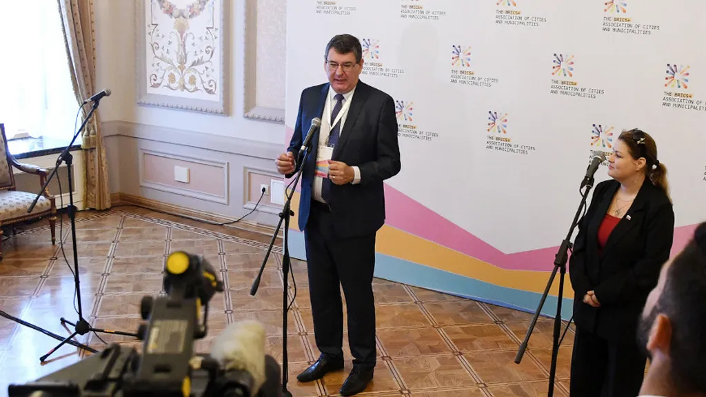 Казань служит для нас определенным ориентиром в плане управления общественной политикой, отметил мэр Кордейрополиса Хосе Ортолан. Фото: kzn.ru, Денис Гордийко