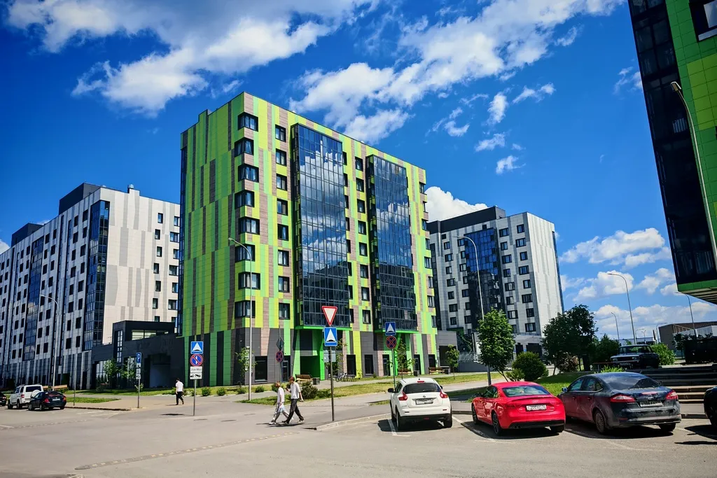Купить квартиры в Иннополисе можно в новом ЖК, который недавно построил частный инвестор. На старте продаж было подешевле, сейчас однушка обойдется в 9-10 млн. Фото предоставлено автором статьи