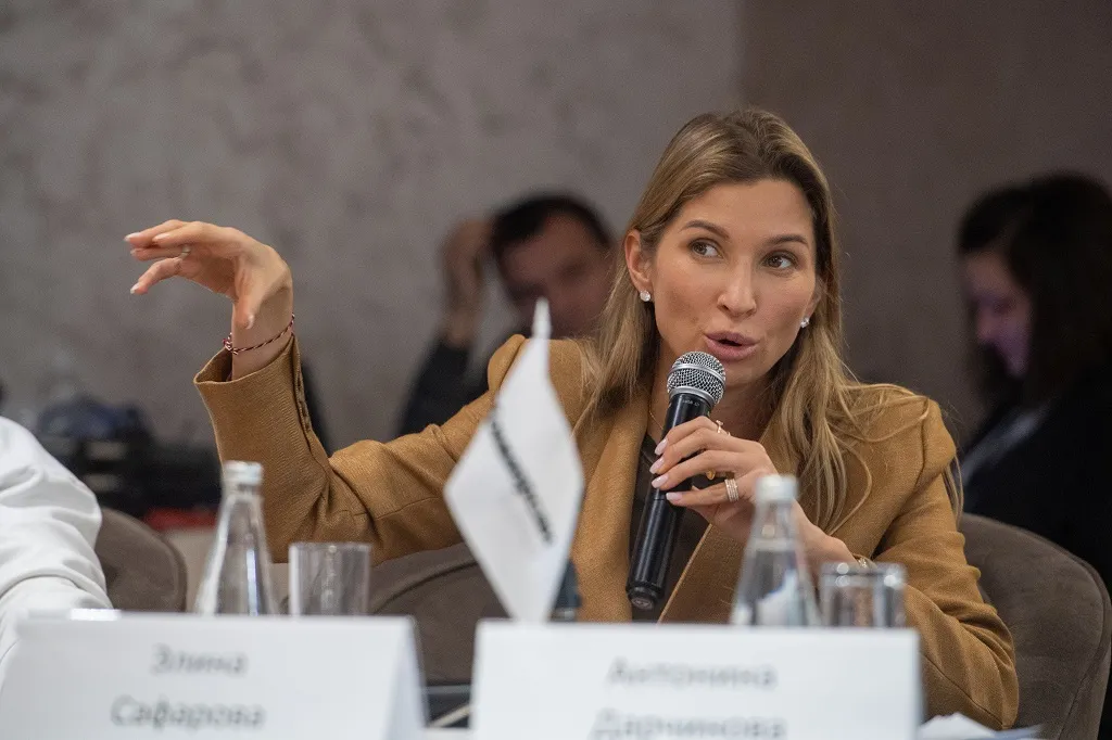 «Проектировщикам важно думать за девелоперов и уметь убедить их в том, что есть много способов, чтобы сделать жилье «вкусным», - отметила Элина Сафарова. Фото: ИД Коммерсант