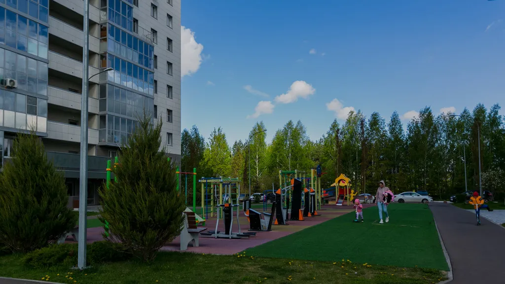 В ЖК «Станция Спортивная» открыт детсад, представлены крупные торговые сети, работают аптеки, пекарни, пункты выдачи интернет-магазинов. Фото: Урбан Медиа