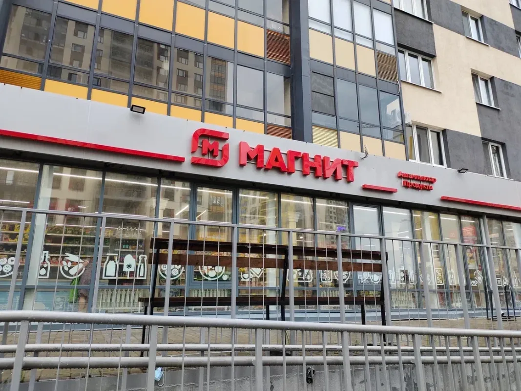 Продуктовые магазины комплекса. Фото: Урбан Медиа