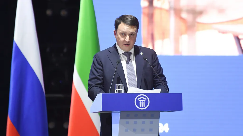 Марат Айзатуллин на итоговой коллегии озвучил, что число занятых в стройотрасли за год рост выросло на 14,4% и составило 93 тыс. человек. Фото: rais.tatarstan.ru