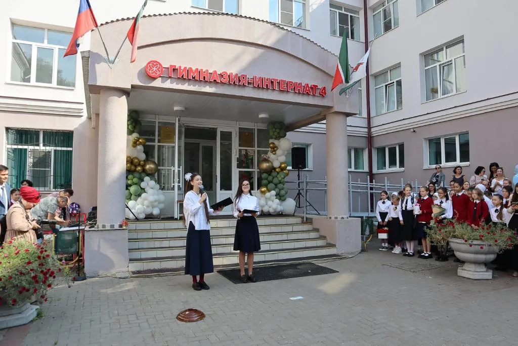 Гимназия-интернат №4: мальчикам вход запрещен