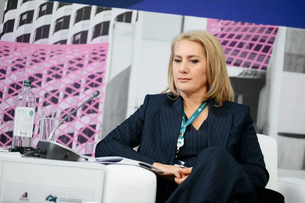 Главный архитектор Казани Ильсияр Тухватуллина анонсировала старт строительства офиса-луны на берегу Казанки. Фото: пресс-центр «Казаньфорум»