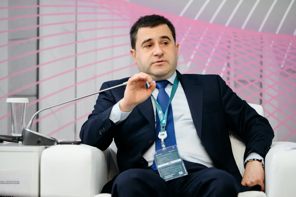Замминистра строительства и ЖКХ РФ Никита Стасишин предложил переложить эксплуатационные расходы на жителей домов рядом с яхтенной мариной. Фото: пресс-центр «Казаньфорум»