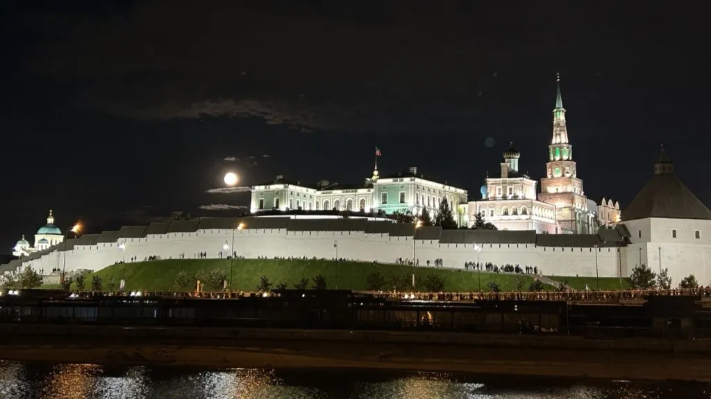 «А из нашего окна…»: где в Казани найти квартиру с видом на Кремль