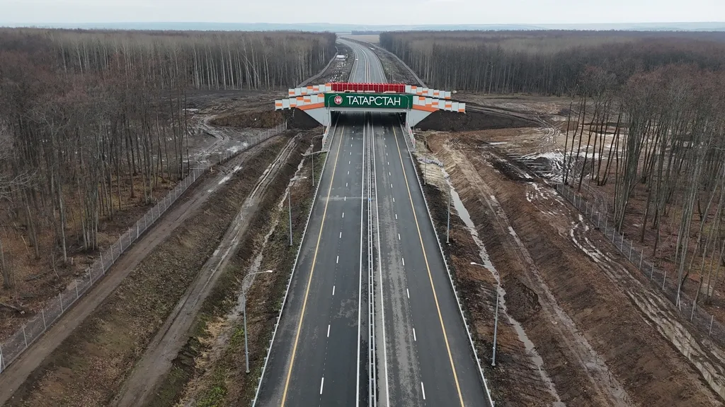 В Татарстане запустили движение по участку трассы М12 