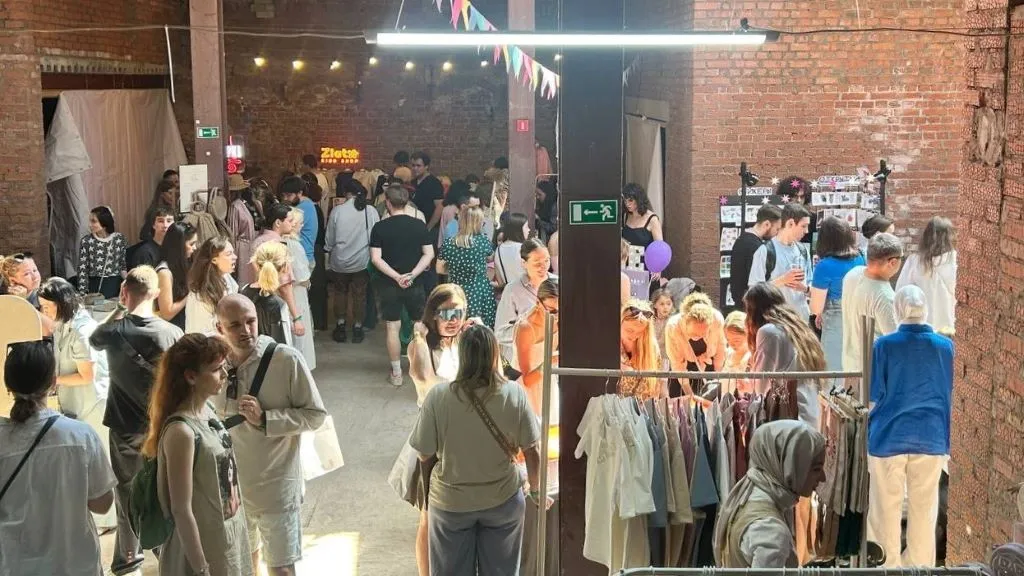 Ночники, елочные игрушки и панно: гид по новогоднему Open Space Market