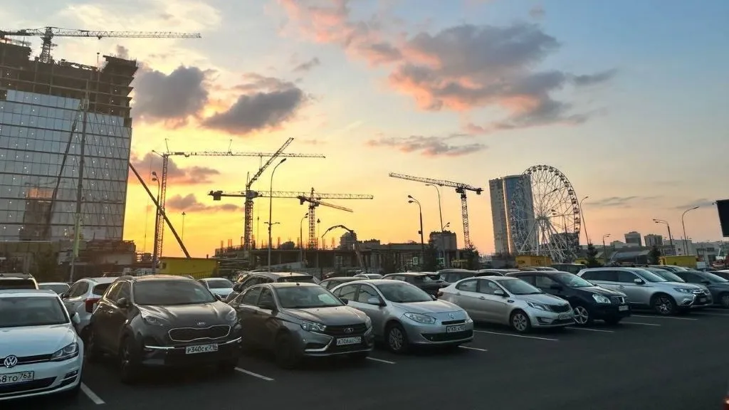 В Казани появятся 912 новых парковочных мест