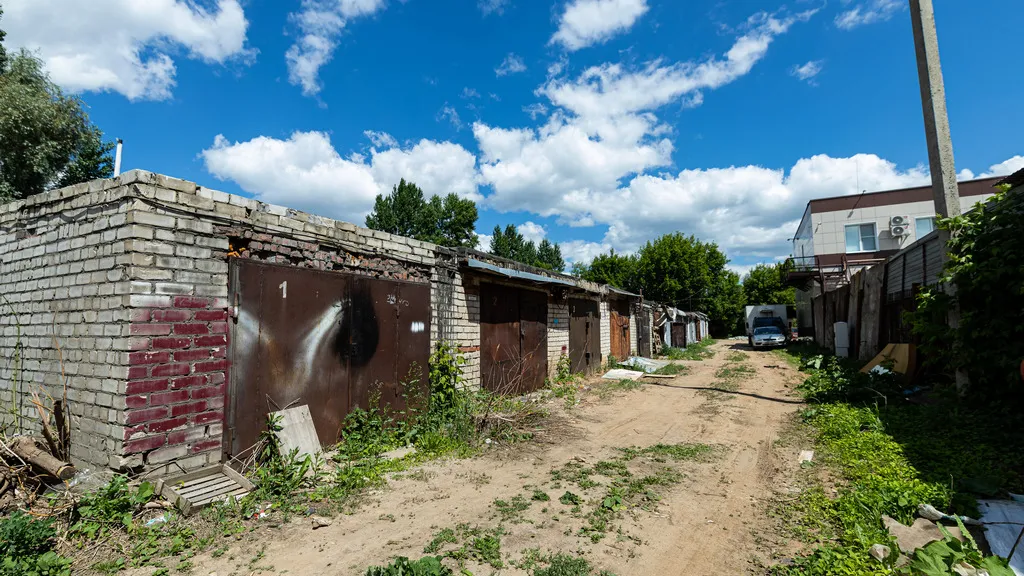 В Казани демонтируют 16 гаражей и 18 торговых объектов