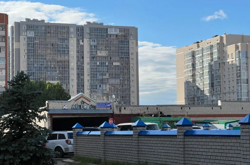 "Мы в восторге от соседей, но с парковкой тут беда": что скрывает неромантичная жизнь ЖК "Романтика"