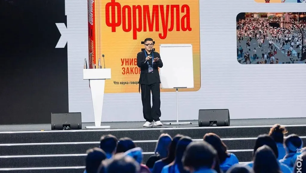 Айнур Зиннатуллин: «Кабинет — место, о котором я давно мечтал в своей квартире»