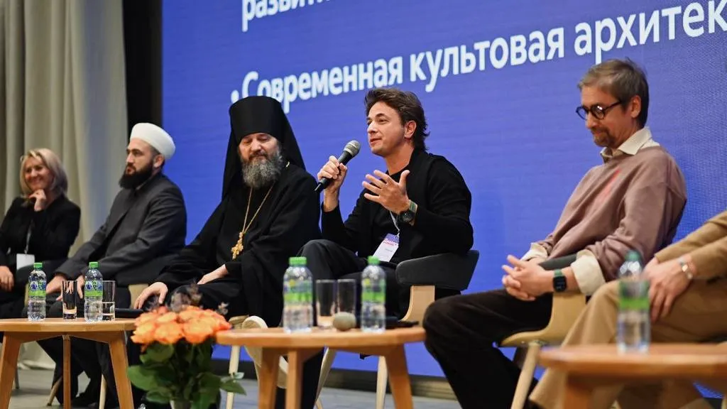 На осенних «Диалогах» Ляшенко пообещал муфтию Татарстана полумесяц на соборной мечети