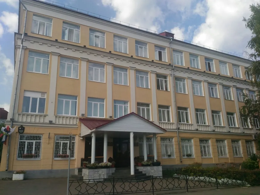 Школа №12: еврейский стиль и новое руководство
