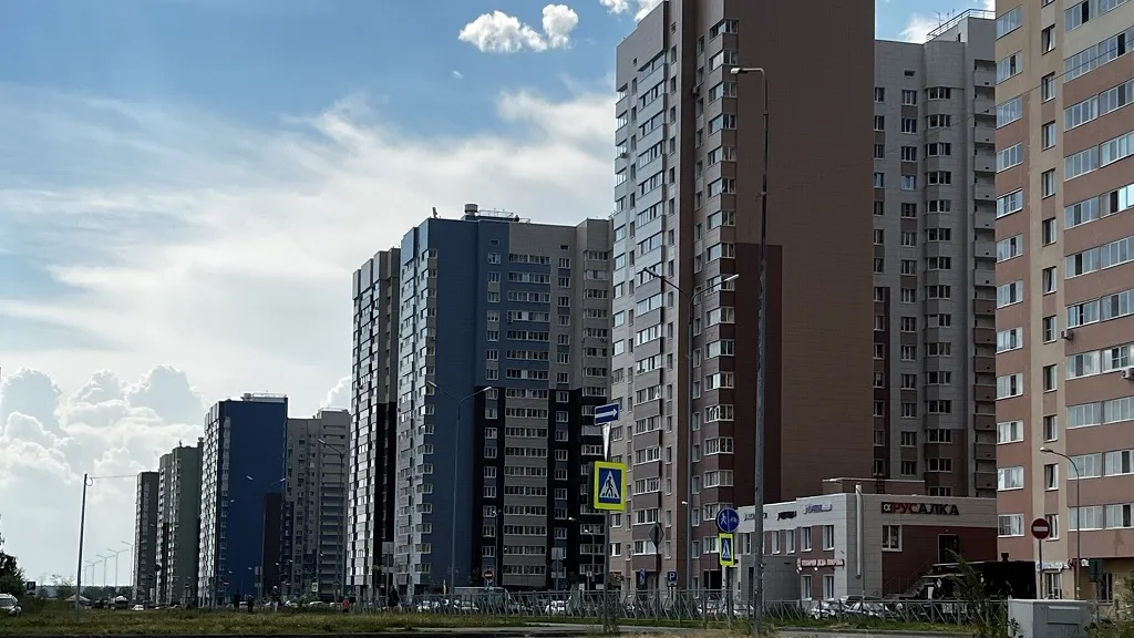 Первые две семьи участников СВО получат в Казани жилье по соципотеке