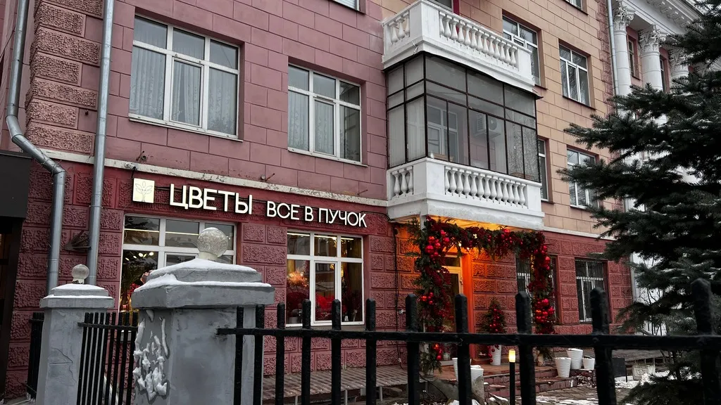 Дом Наркомата связи: протекающая крыша, холодные трубы и долг 1,5 миллиона за дворницкую