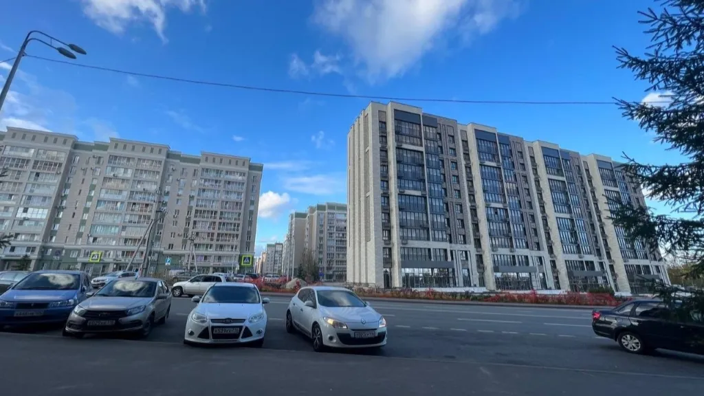 Приволжский район: многоэтажки и поселки на границе с аэропортом