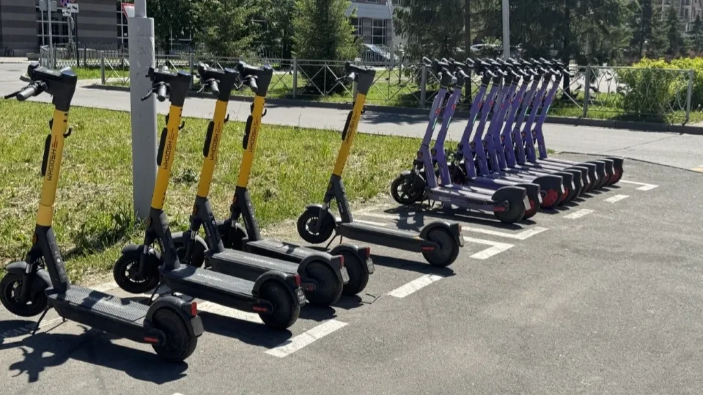 В центре Казани ликвидировали почти 500 парковок для электросамокатов