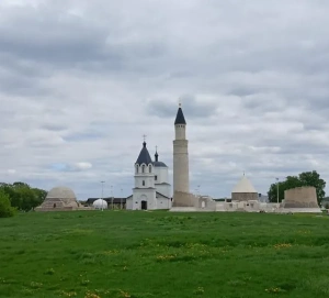 Из Казани в Болгар: увидеть самый большой Коран, посетить Белую мечеть и подняться на минарет