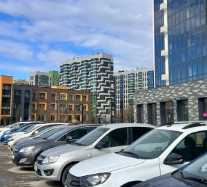 В ЖК вдоль Мамадышского тракта в Казани заработают муниципальные парковки