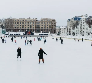 Где в Казани покататься на коньках и лыжах зимой 2024 года